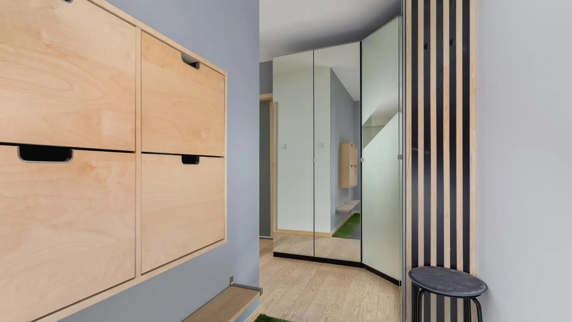 Stawowa Apartment With Balcony & Parking Cracow By Noclegi Renters Cracovia Polonia
