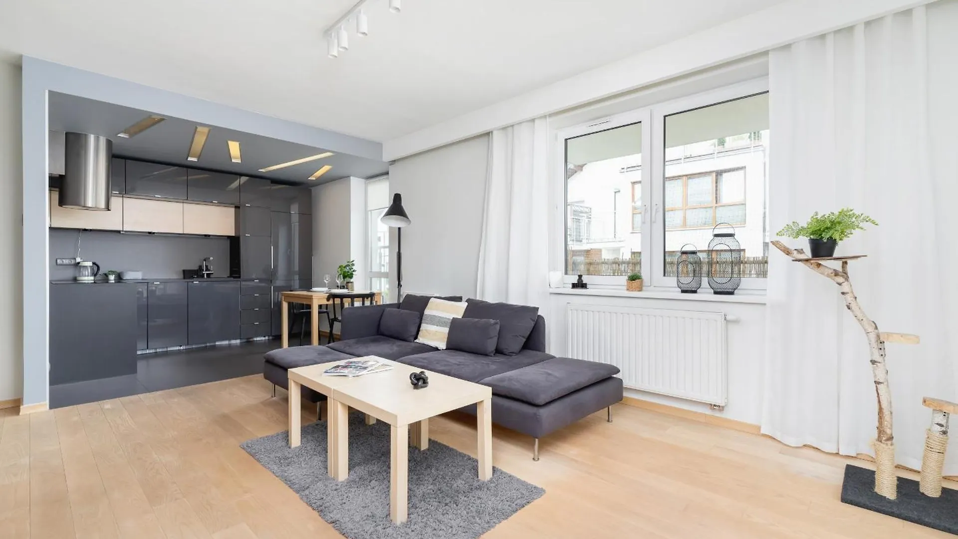 Stawowa Apartment With Balcony & Parking Cracow By Noclegi Renters Cracovia